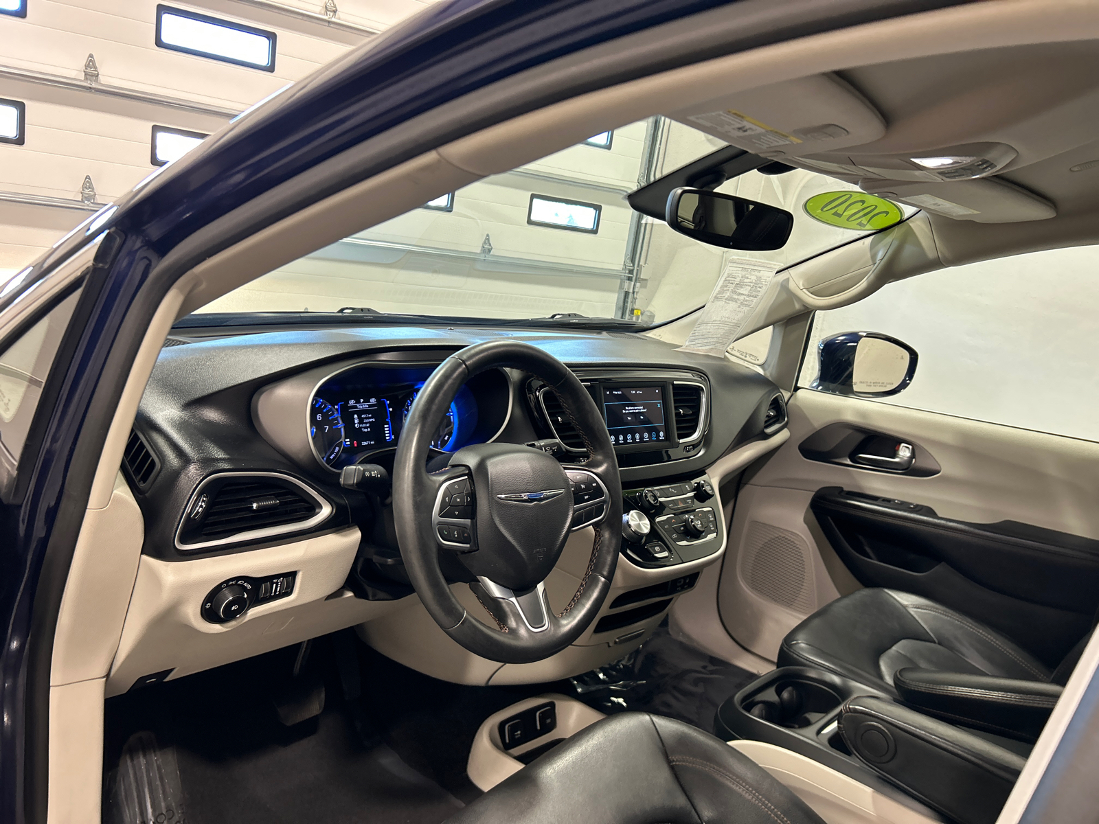 2020 Chrysler Pacifica Touring L 18