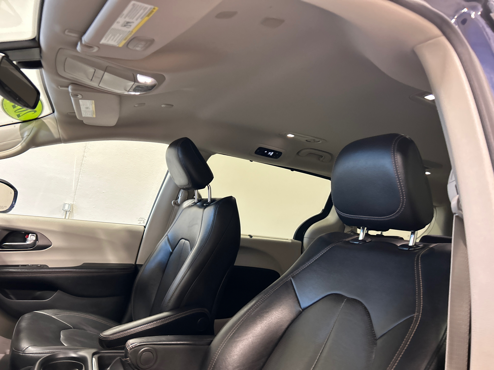 2020 Chrysler Pacifica Touring L 28