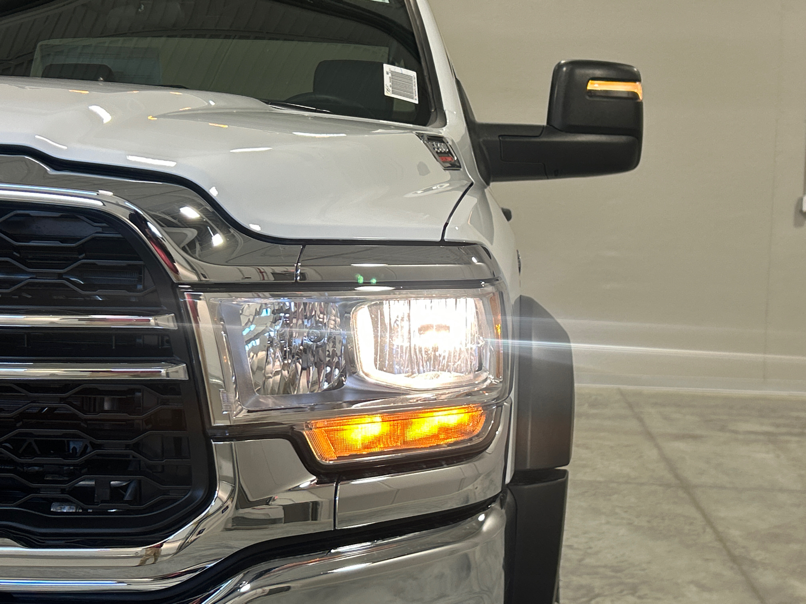 2024 Ram 5500HD Tradesman 10