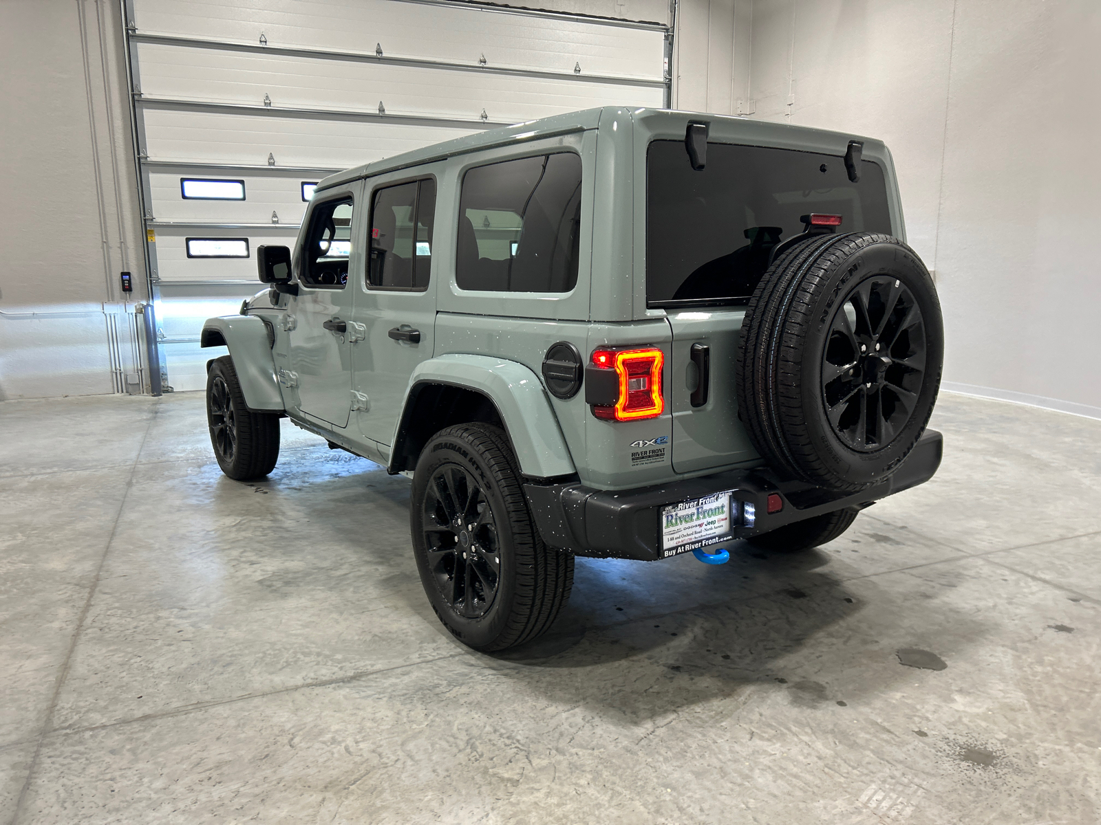 2024 Jeep Wrangler Sahara 4xe 8