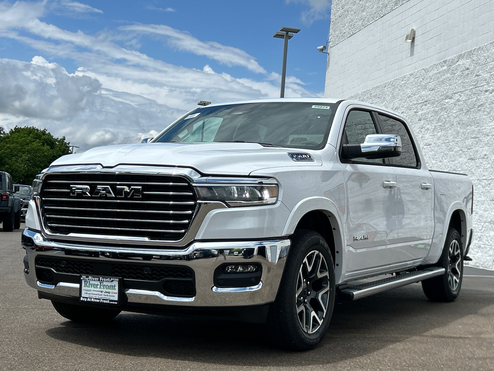 2025 Ram 1500 Laramie 4