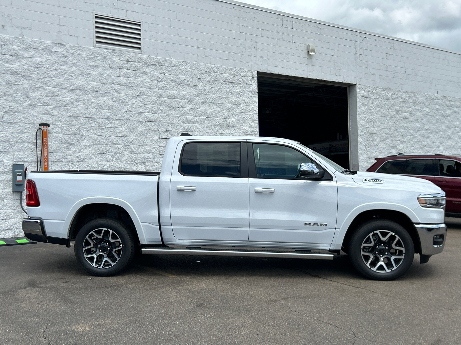 2025 Ram 1500 Laramie 9