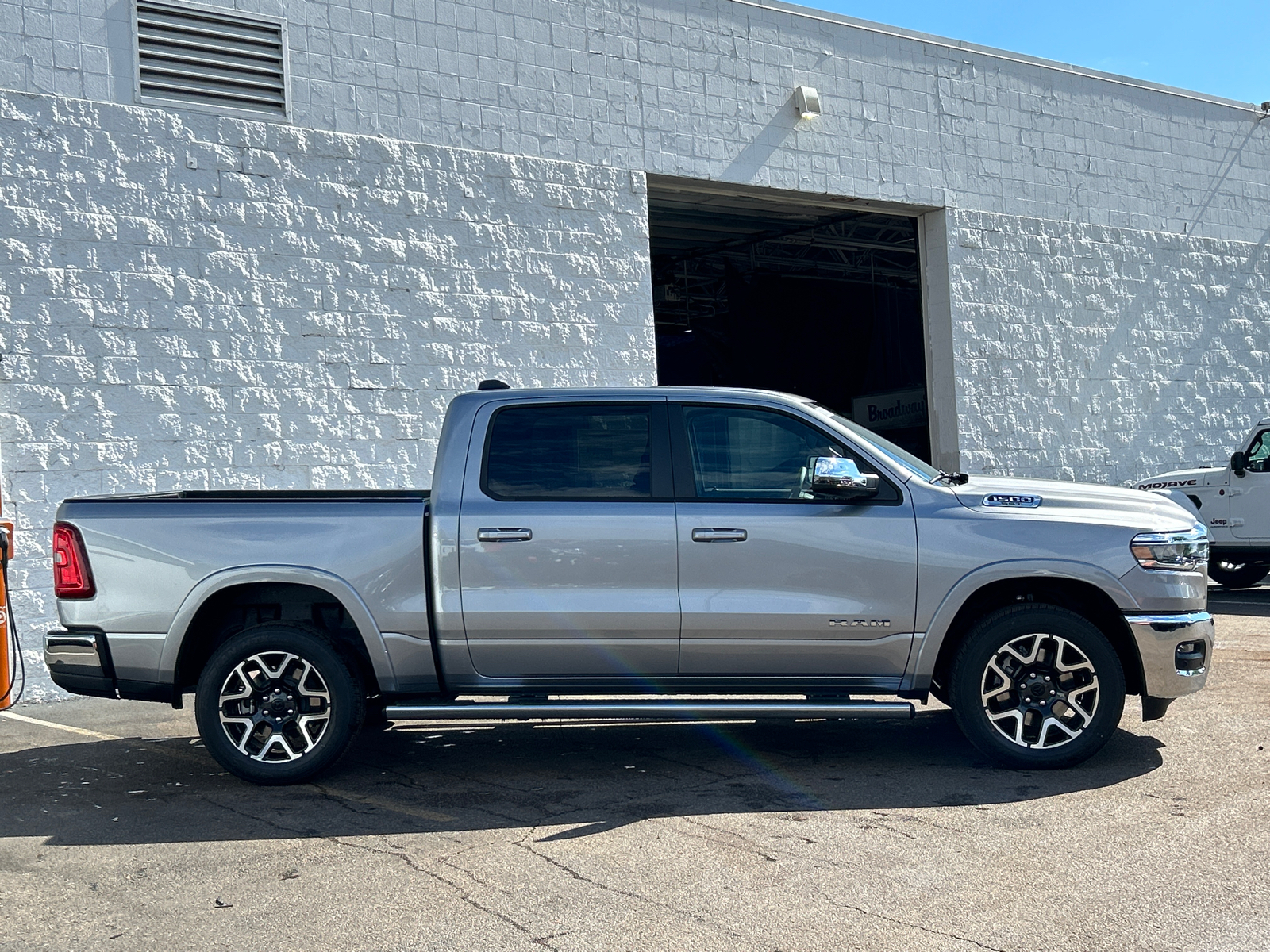 2025 Ram 1500 Laramie 9