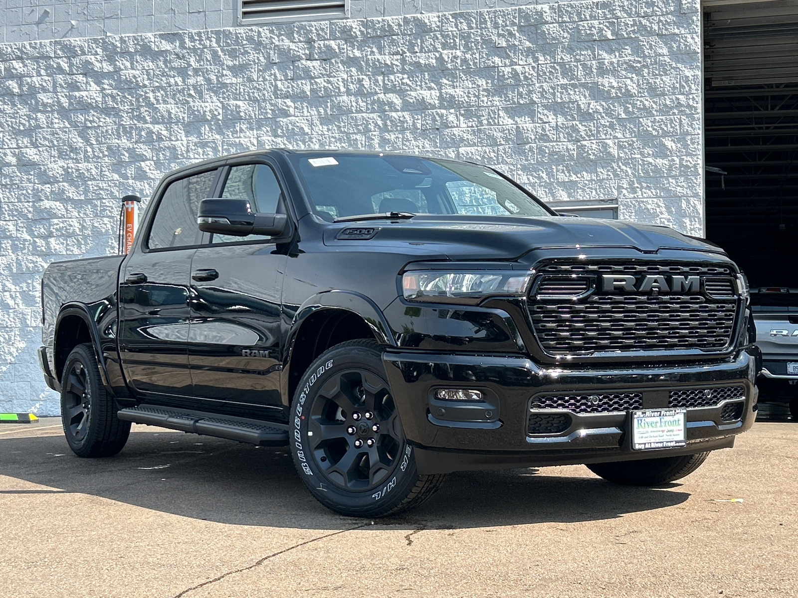 2025 Ram 1500 Big Horn/Lone Star 2