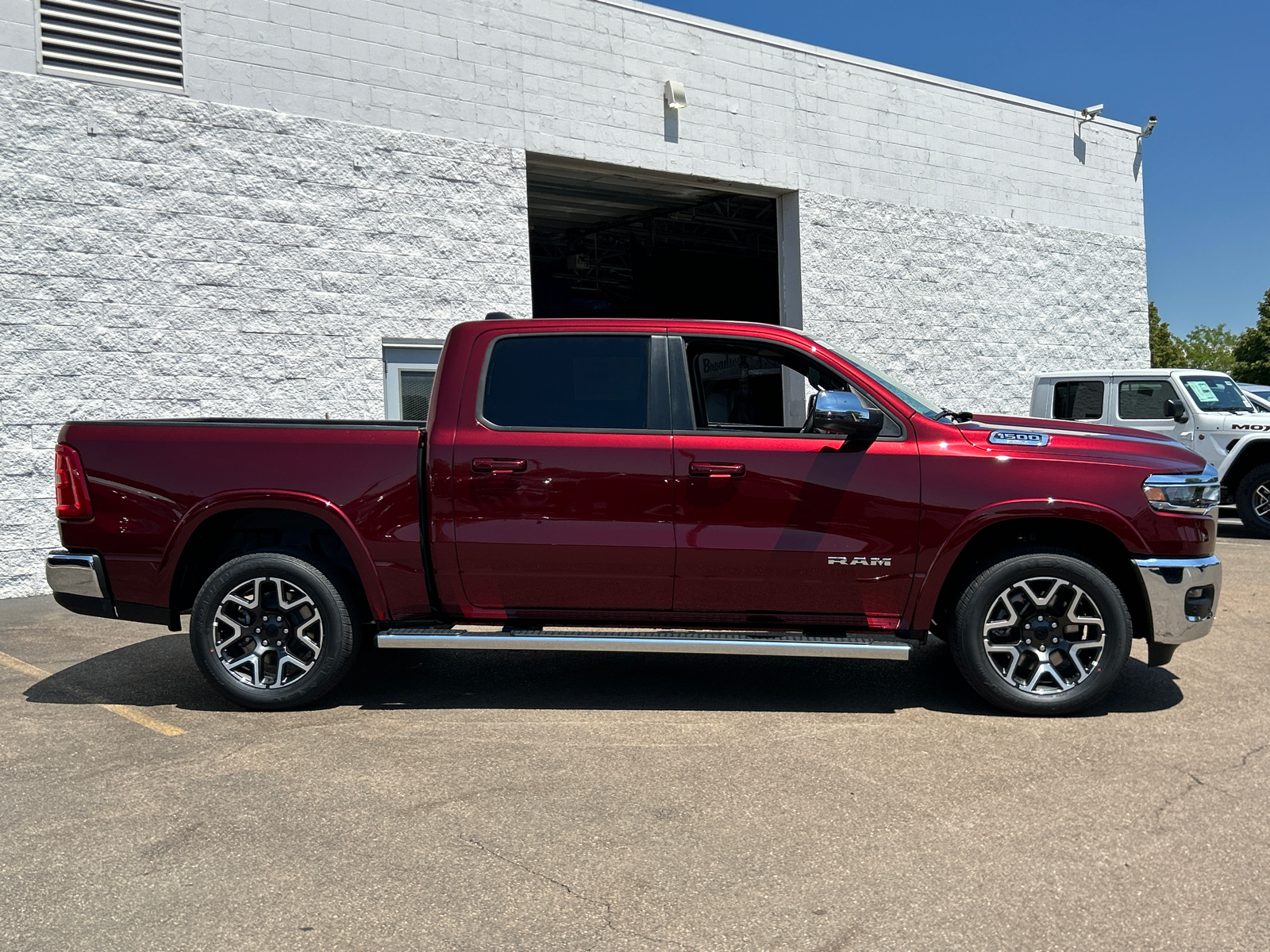 2025 Ram 1500 Laramie 9