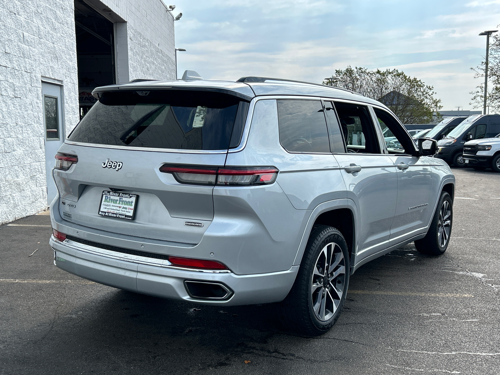 2021 Jeep Grand Cherokee L Overland 8