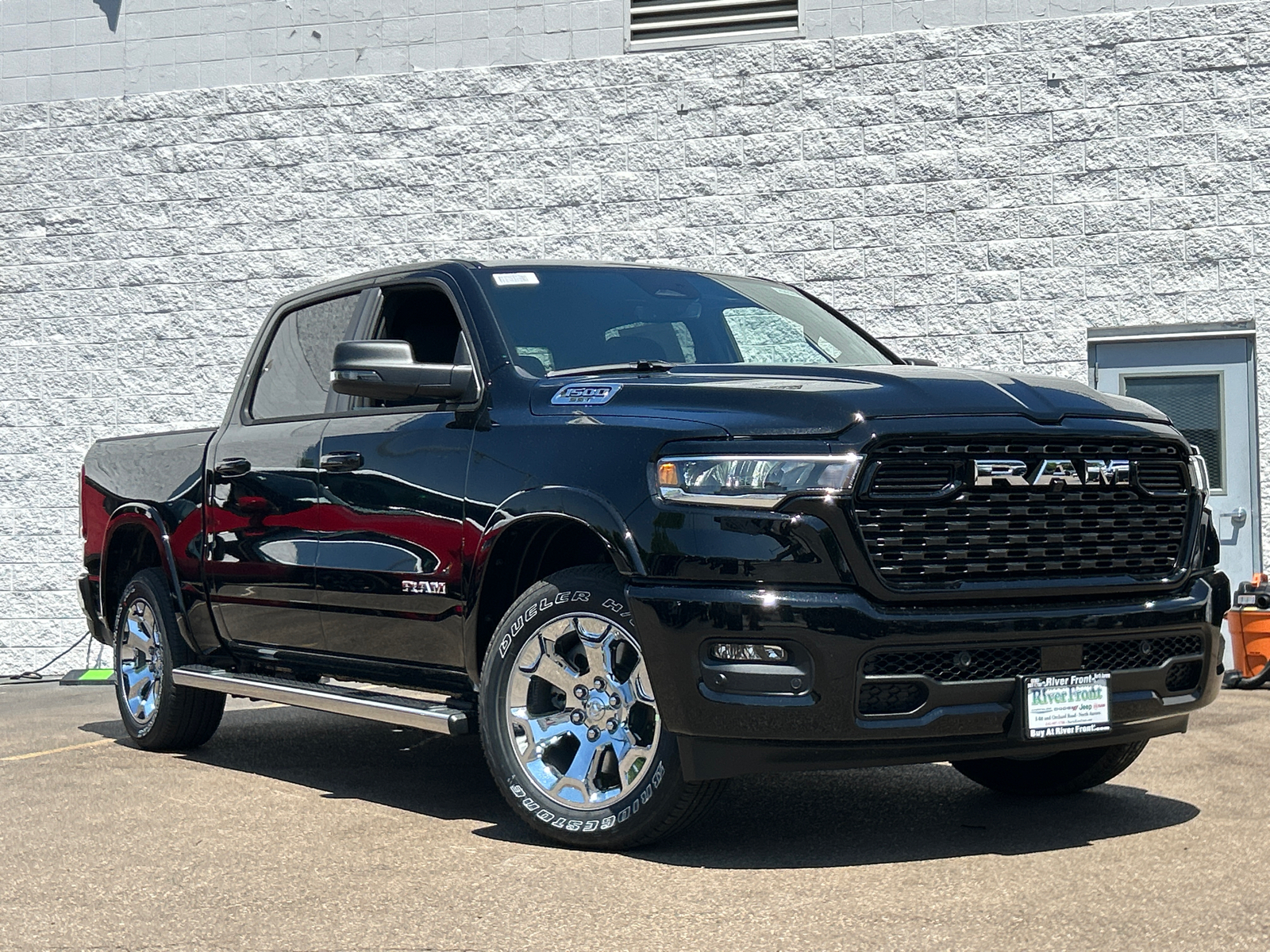 2025 Ram 1500 Big Horn/Lone Star 2