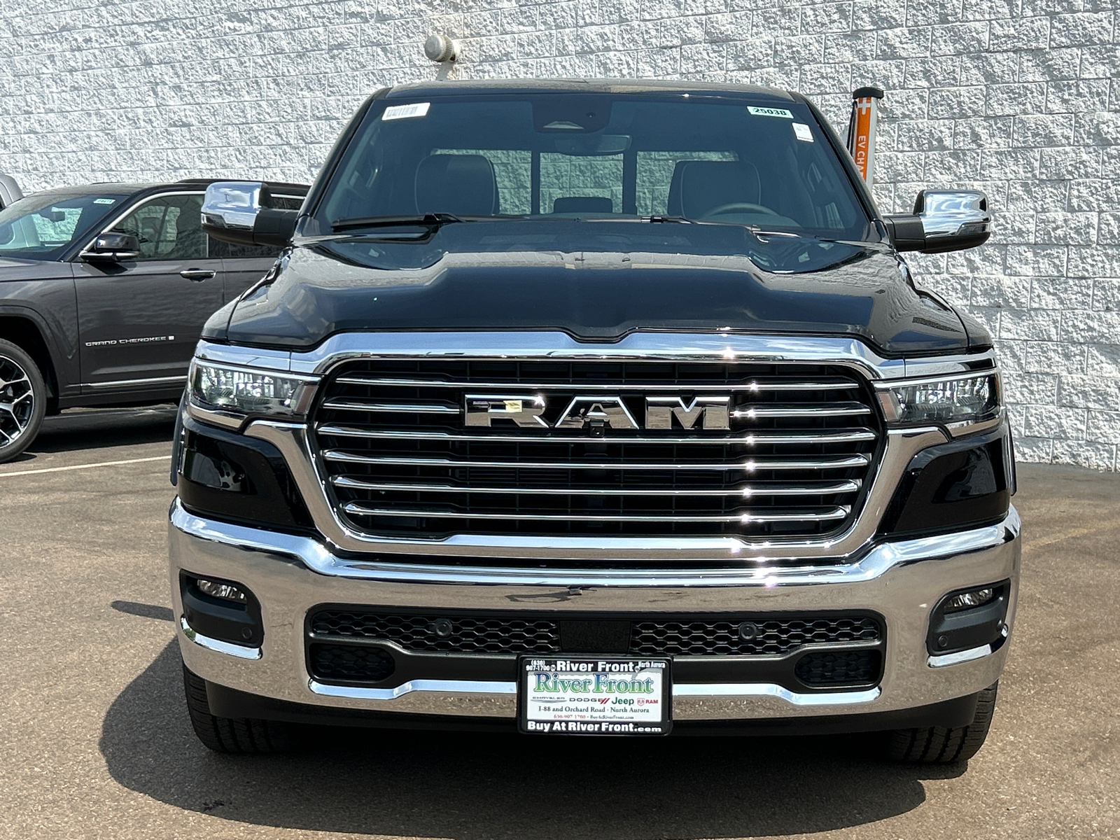 2025 Ram 1500 Laramie 3