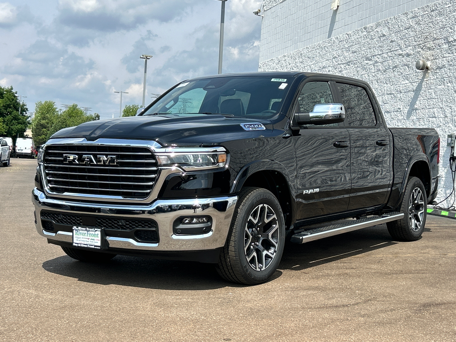 2025 Ram 1500 Laramie 4