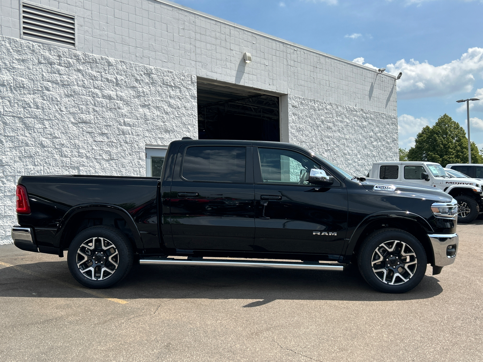 2025 Ram 1500 Laramie 9