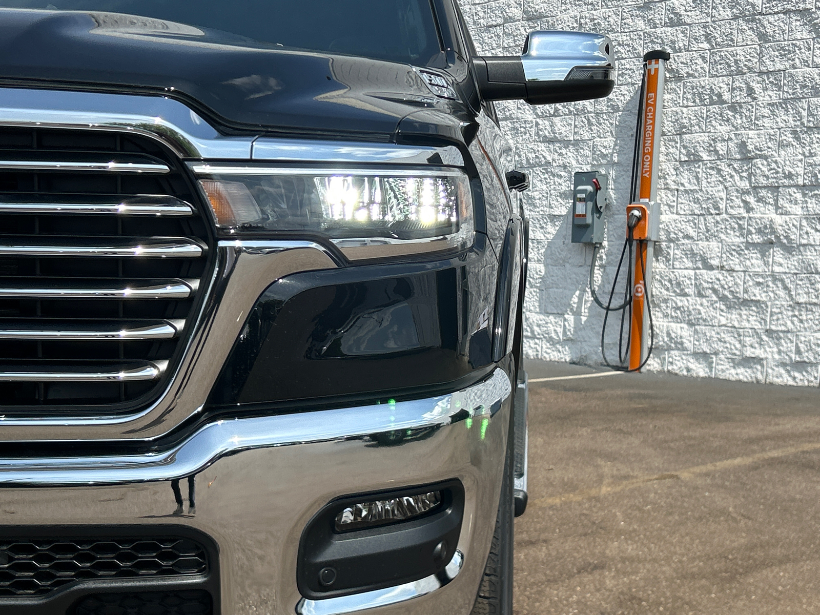 2025 Ram 1500 Laramie 10