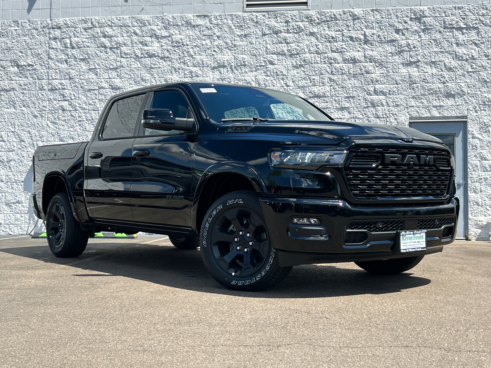 2025 Ram 1500 Big Horn/Lone Star 2