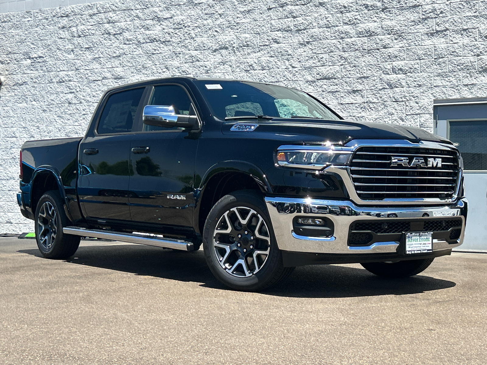 2025 Ram 1500 Laramie 2