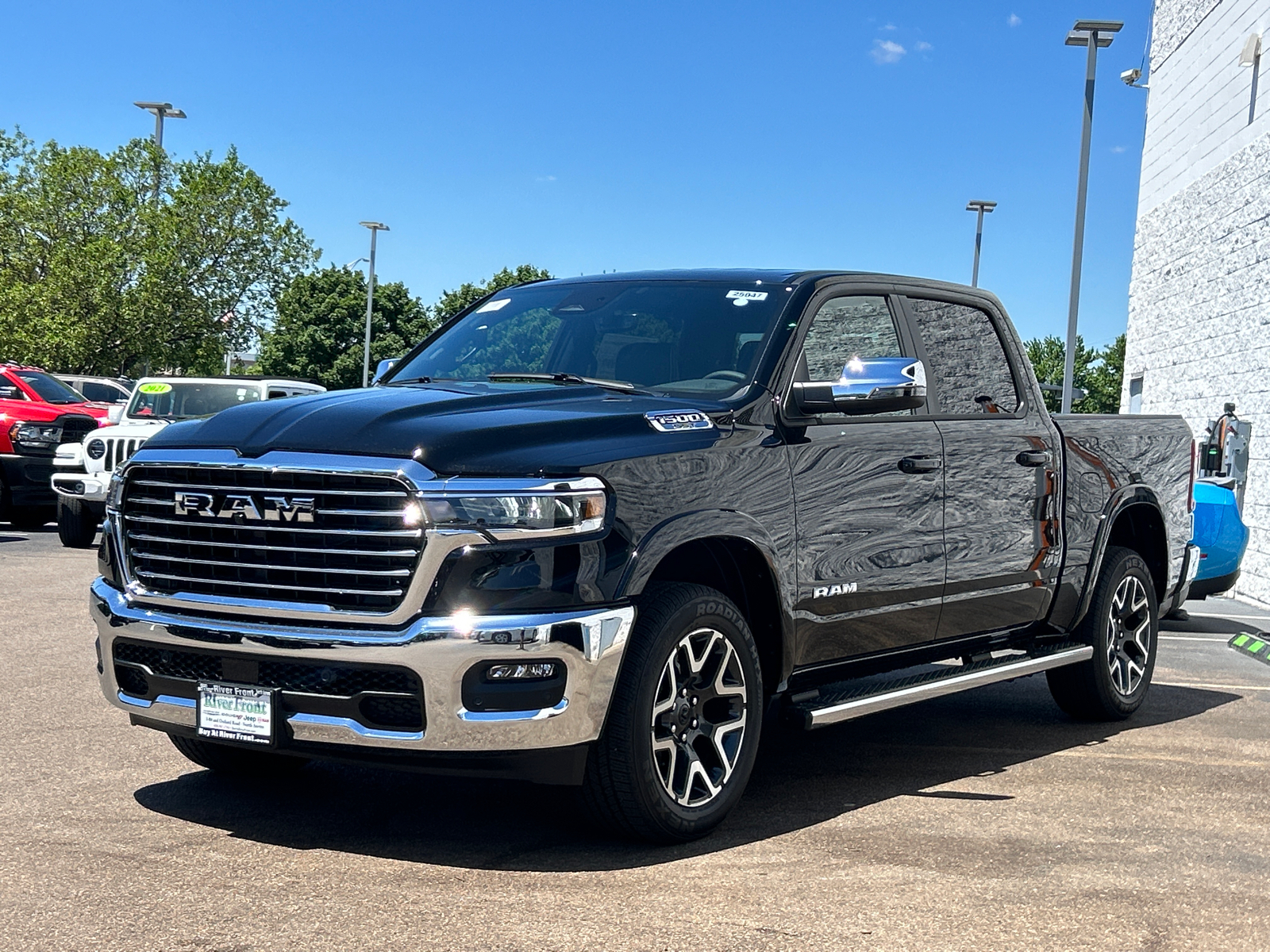 2025 Ram 1500 Laramie 4