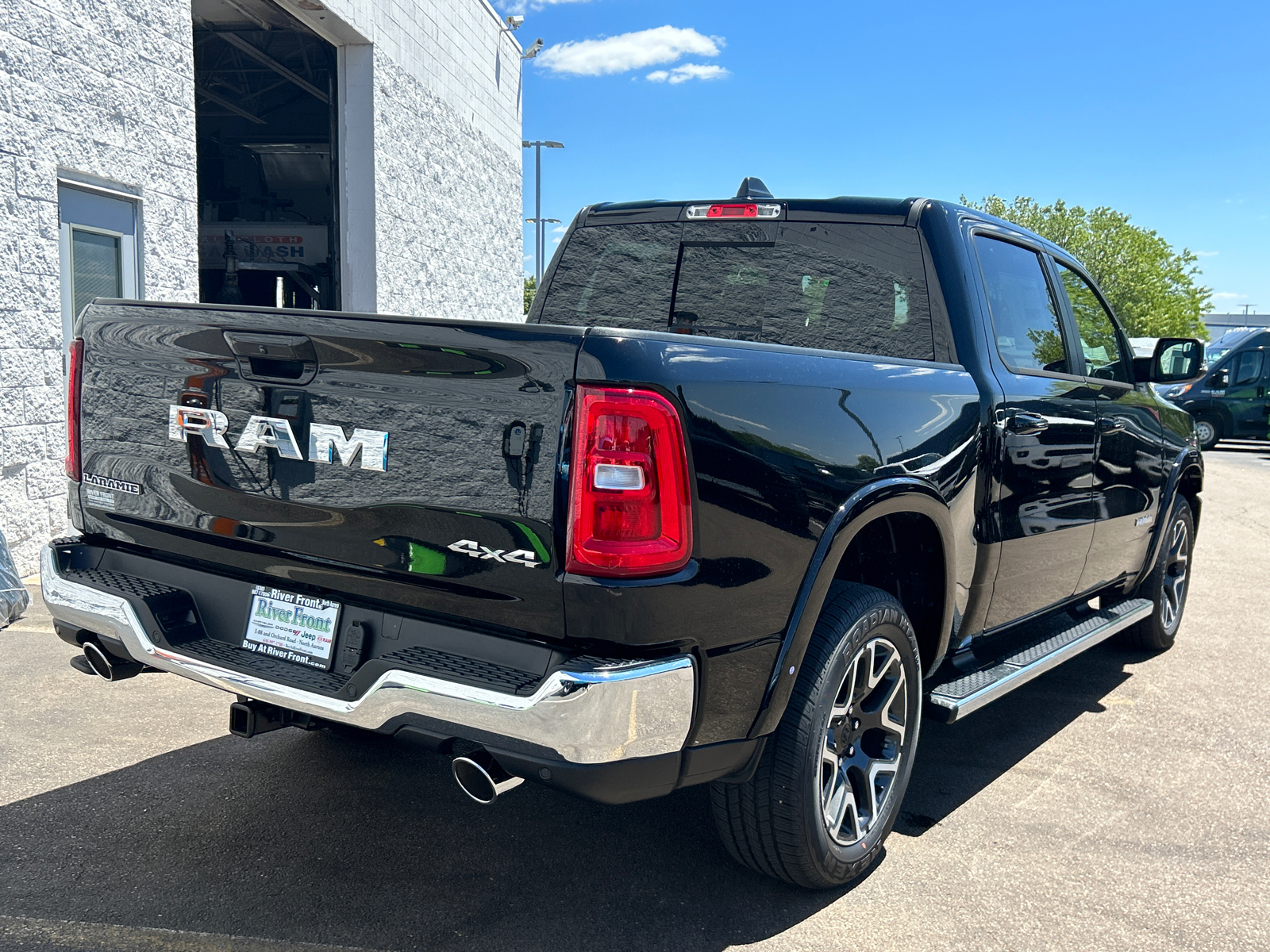 2025 Ram 1500 Laramie 8