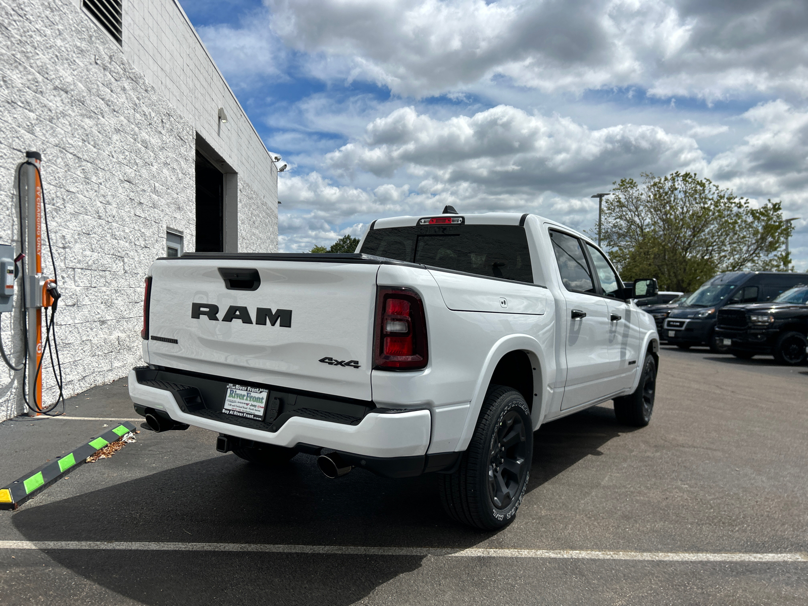 2025 Ram 1500 Big Horn/Lone Star 8