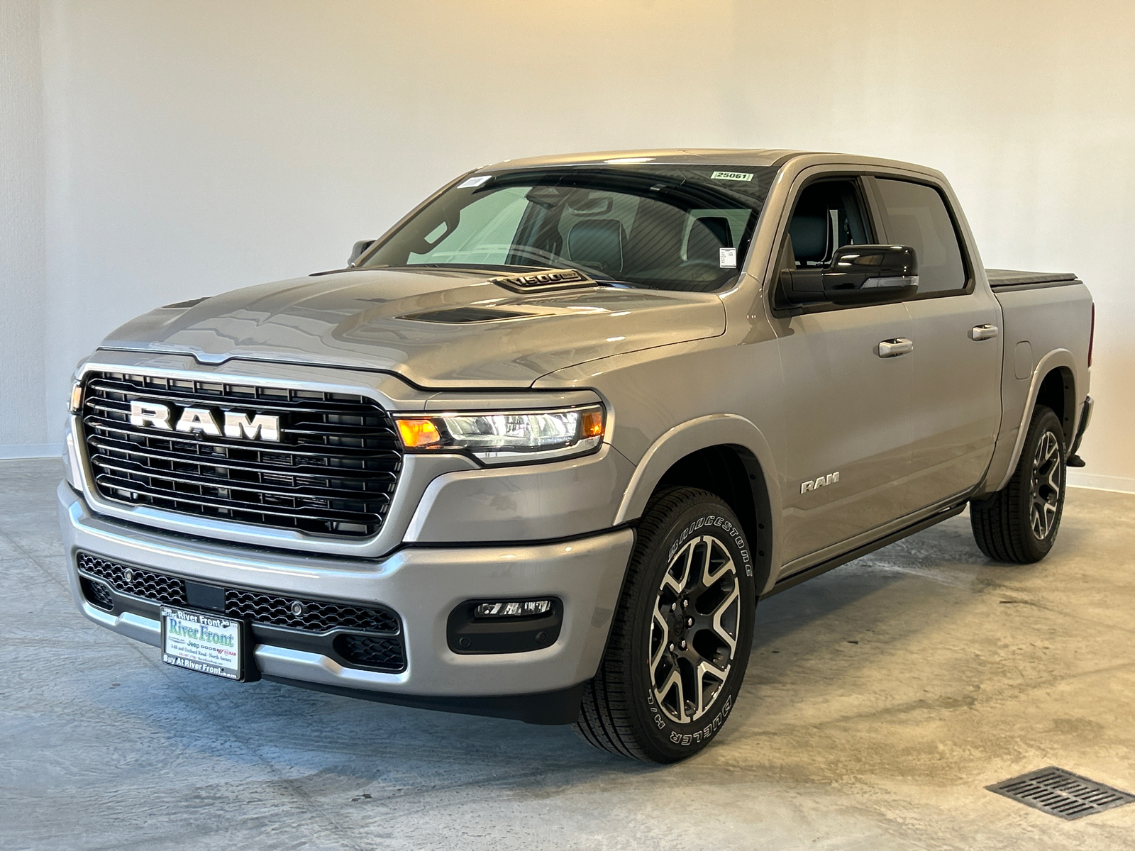 2025 Ram 1500 Laramie 4