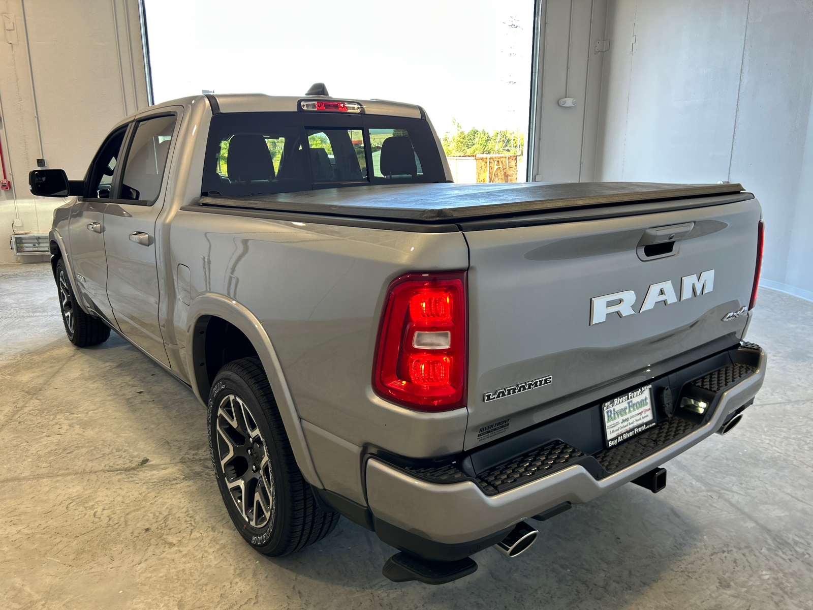 2025 Ram 1500 Laramie 6