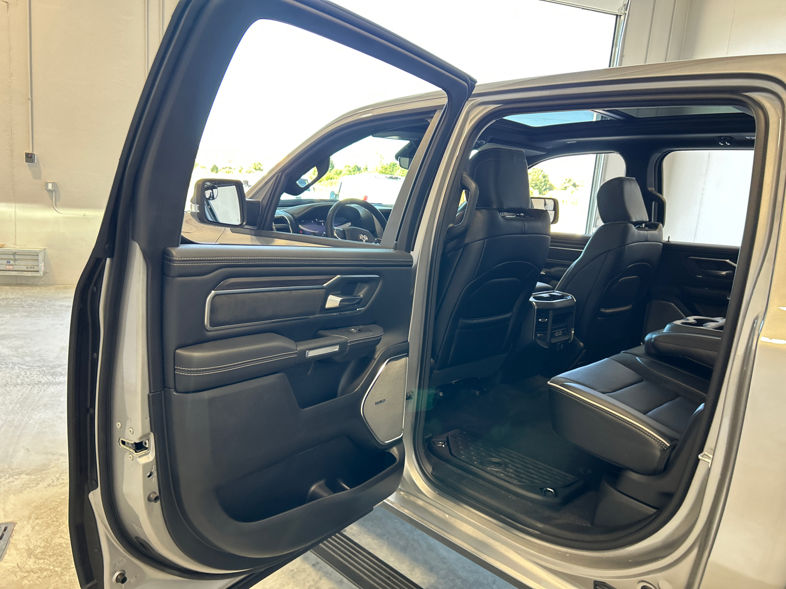 2025 Ram 1500 Laramie 32