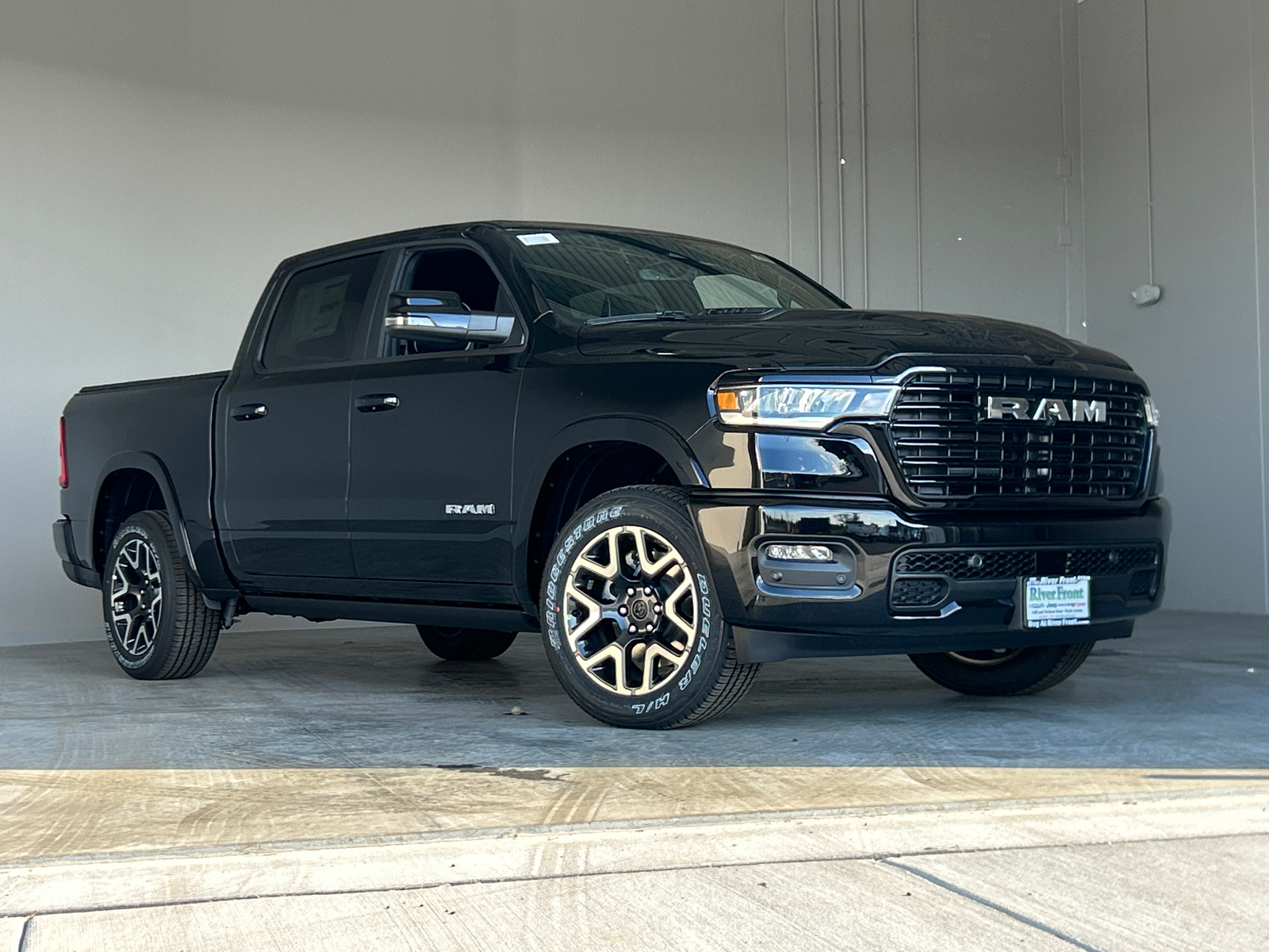 2025 Ram 1500 Laramie 1