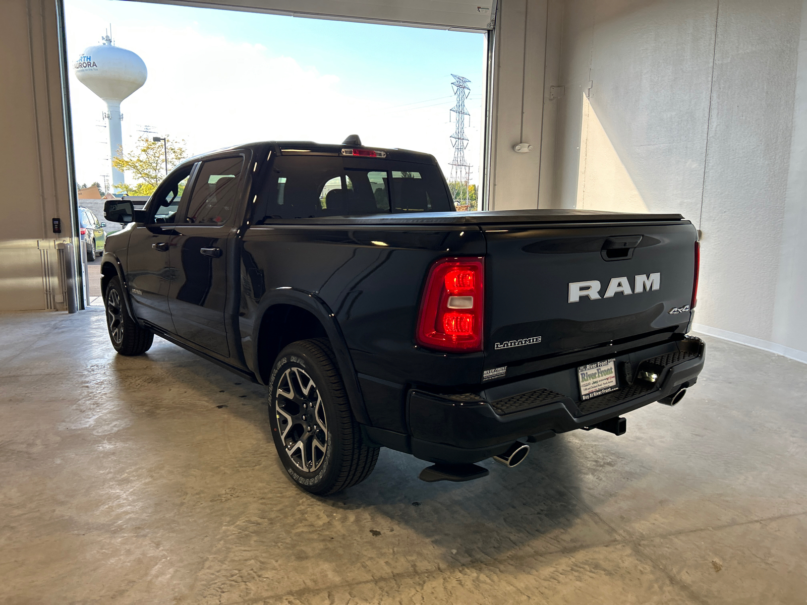 2025 Ram 1500 Laramie 6