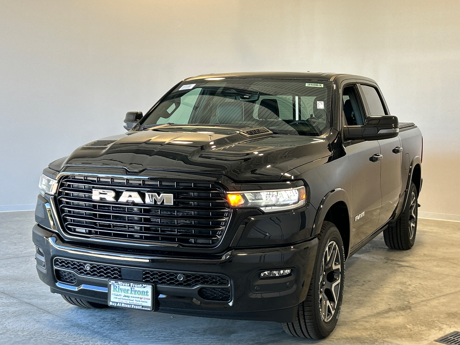 2025 Ram 1500 Laramie 4