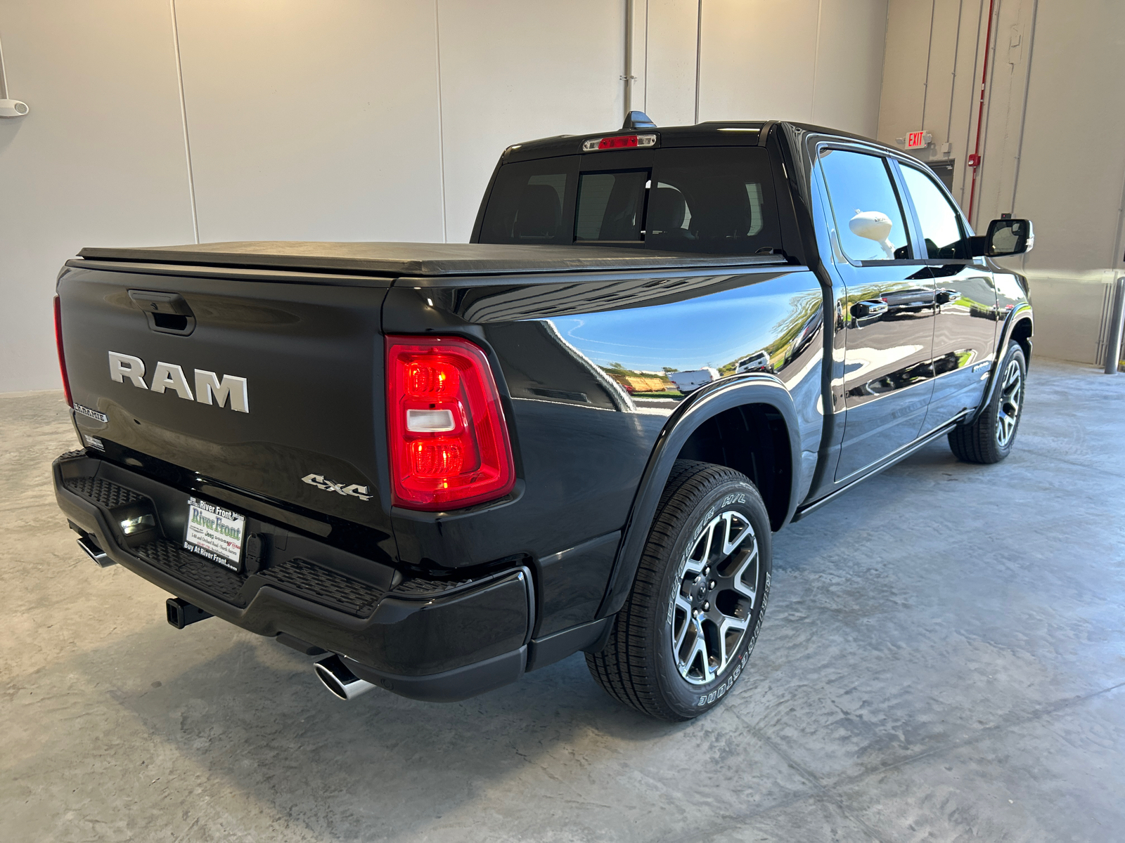 2025 Ram 1500 Laramie 8