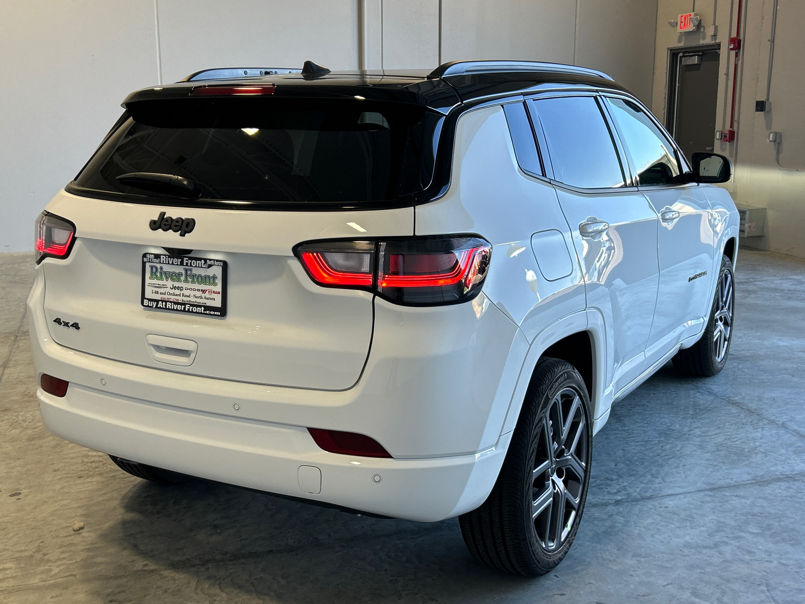 2025 Jeep Compass Limited 8