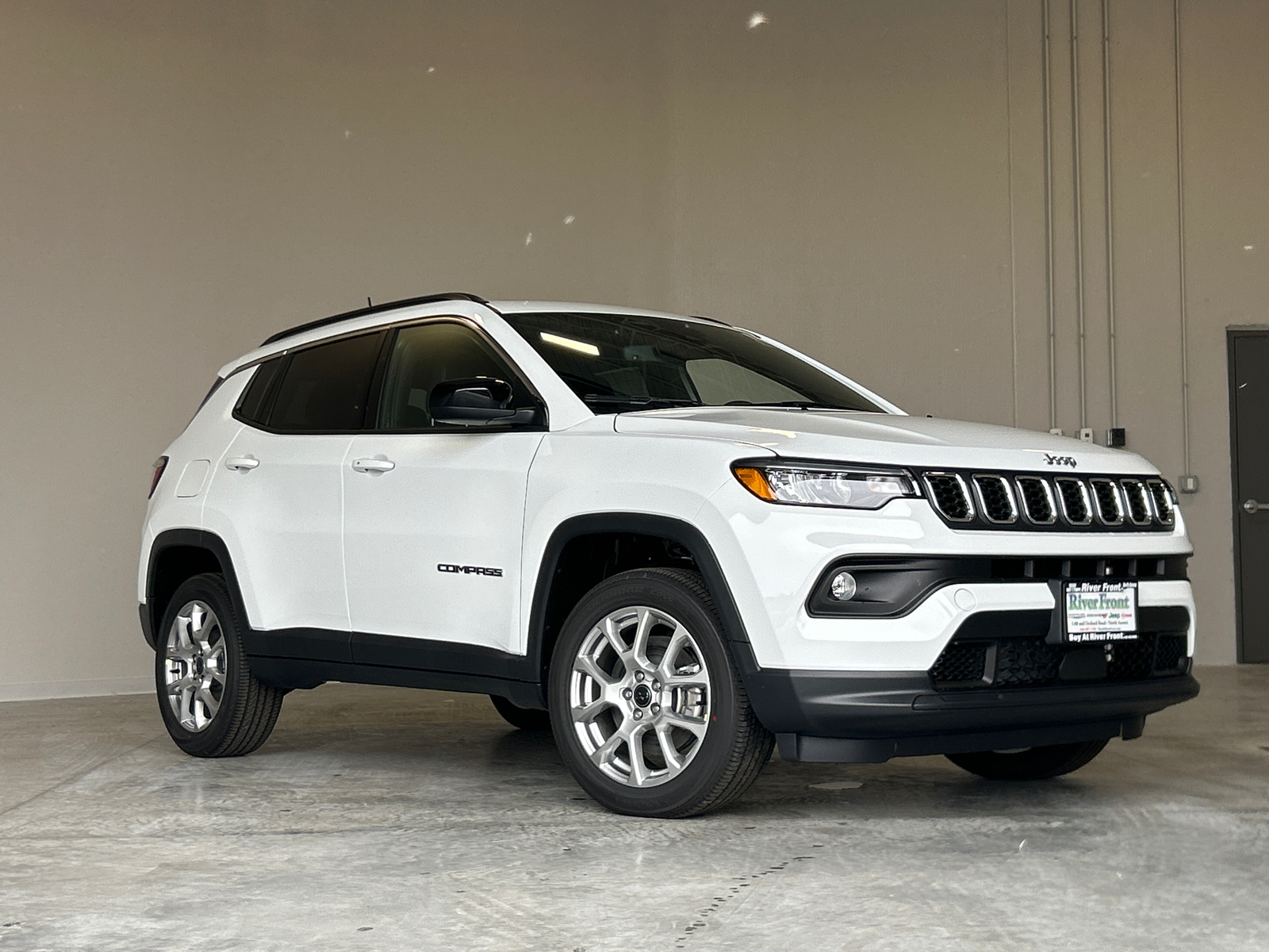 2025 Jeep Compass Latitude 1