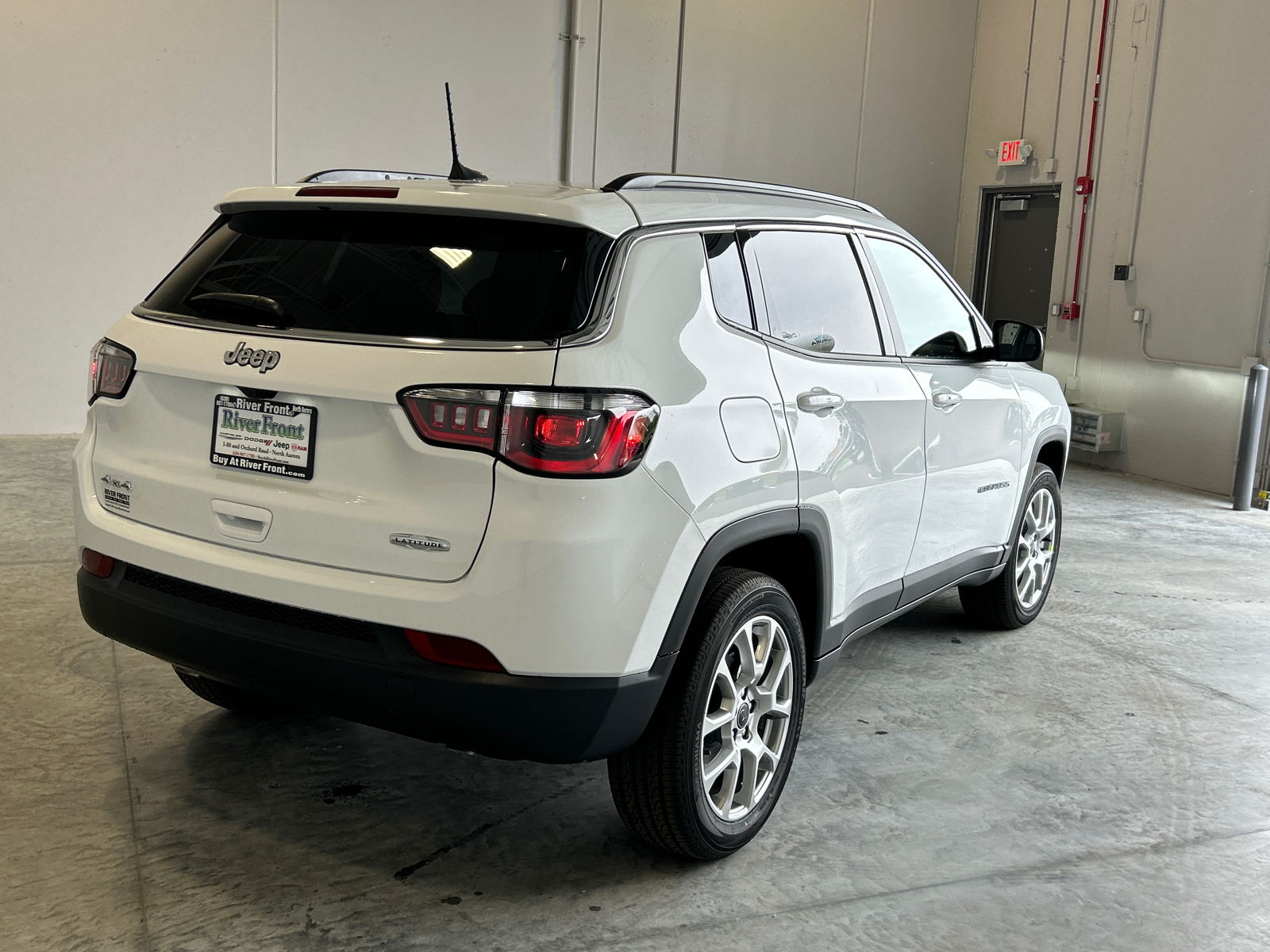 2025 Jeep Compass Latitude 8