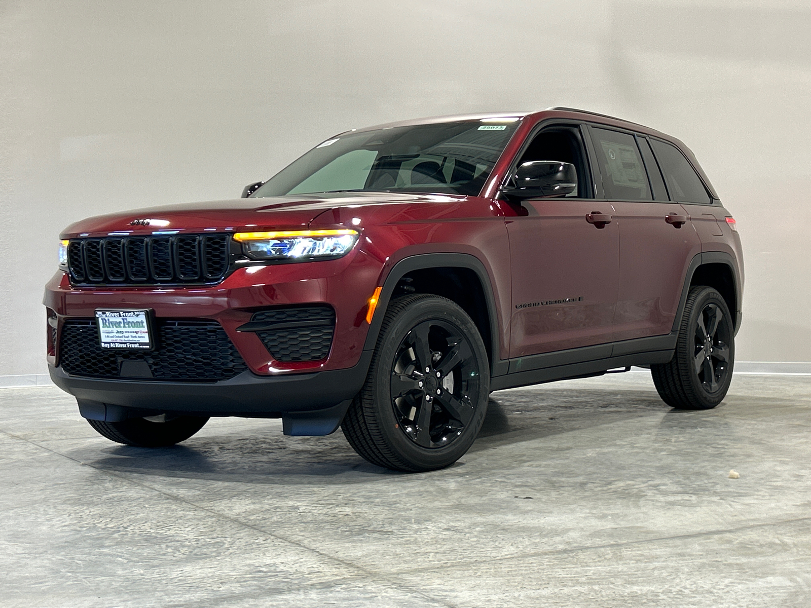 2025 Jeep Grand Cherokee Altitude X 1