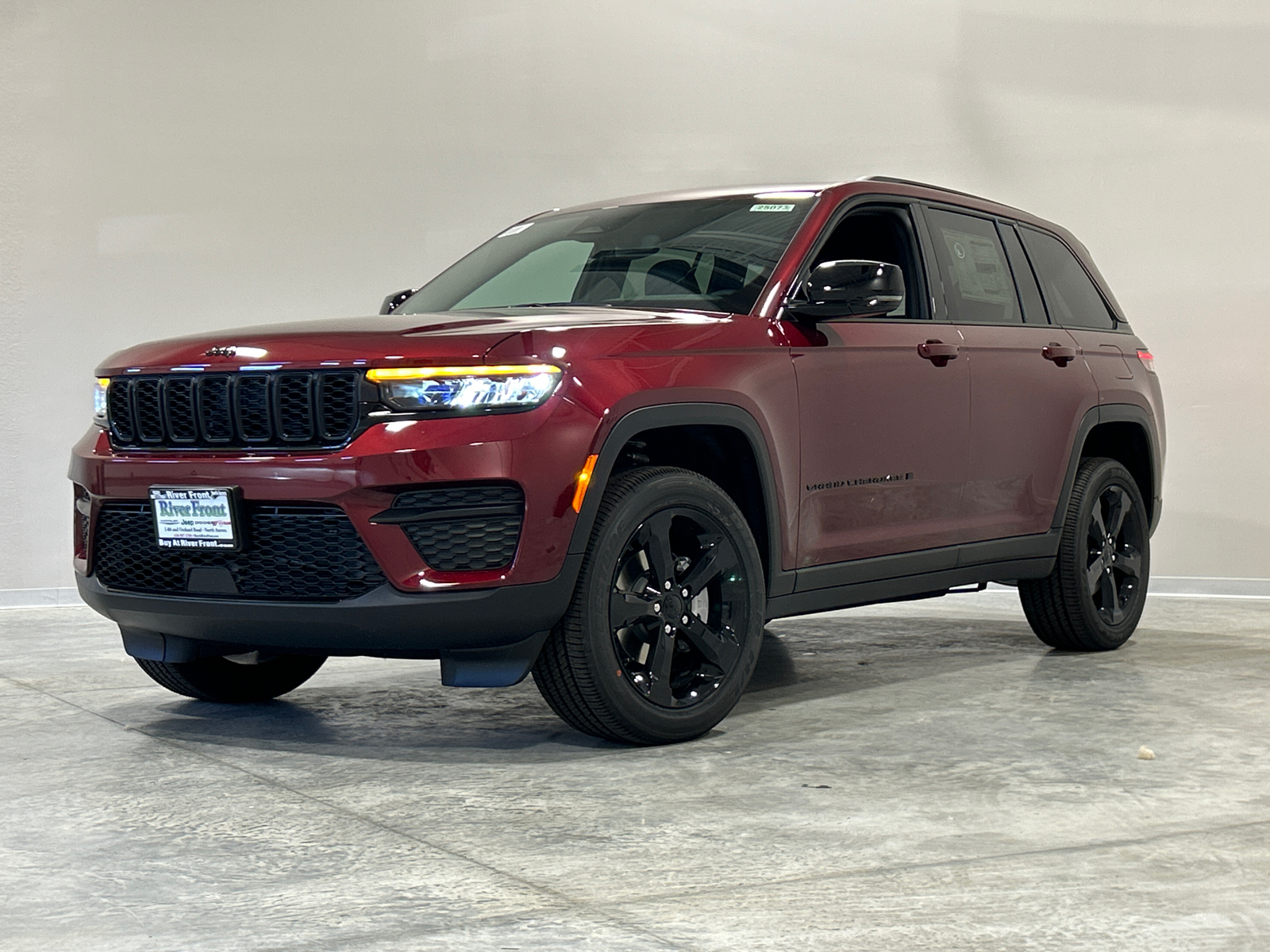 2025 Jeep Grand Cherokee Altitude X 2