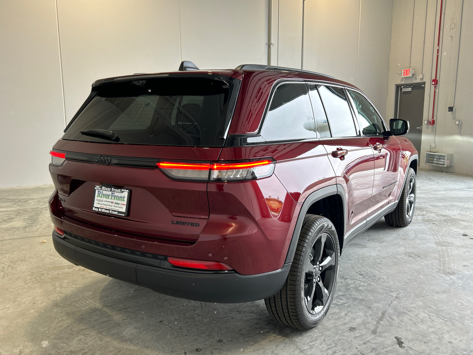 2025 Jeep Grand Cherokee Limited 8