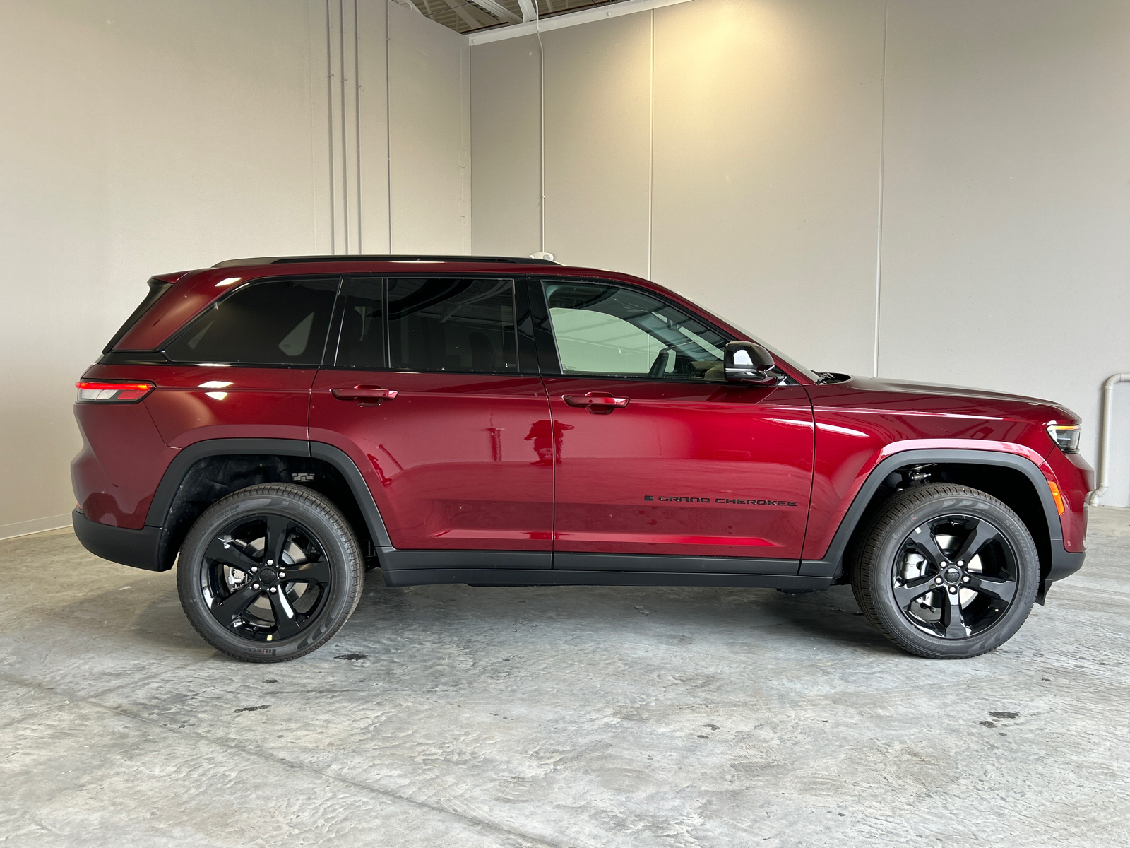 2025 Jeep Grand Cherokee Limited 9