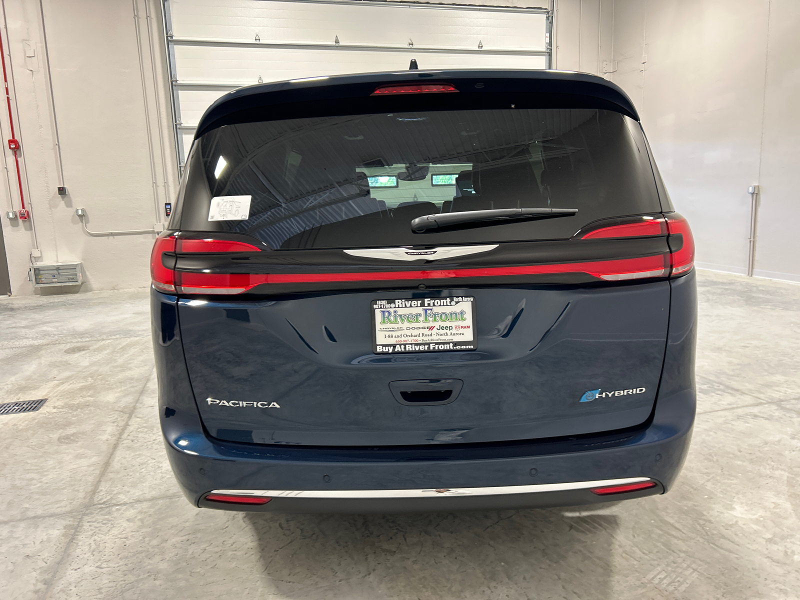 2025 Chrysler Pacifica Hybrid Select 7