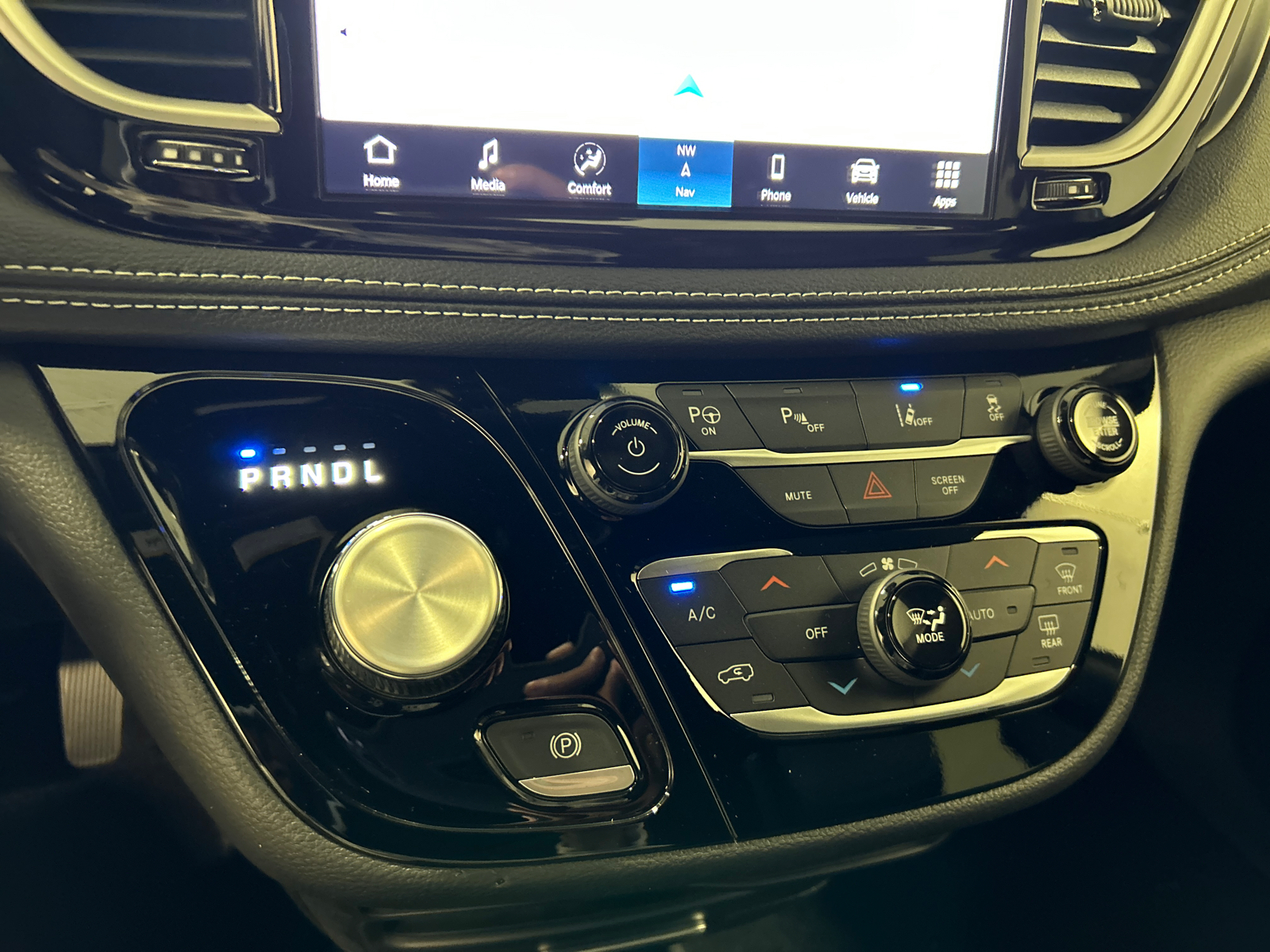 2025 Chrysler Pacifica Hybrid Select 26