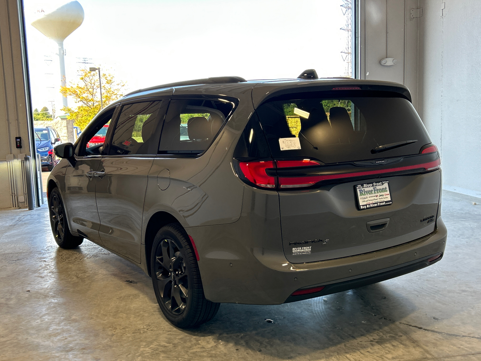 2025 Chrysler Pacifica Limited 6