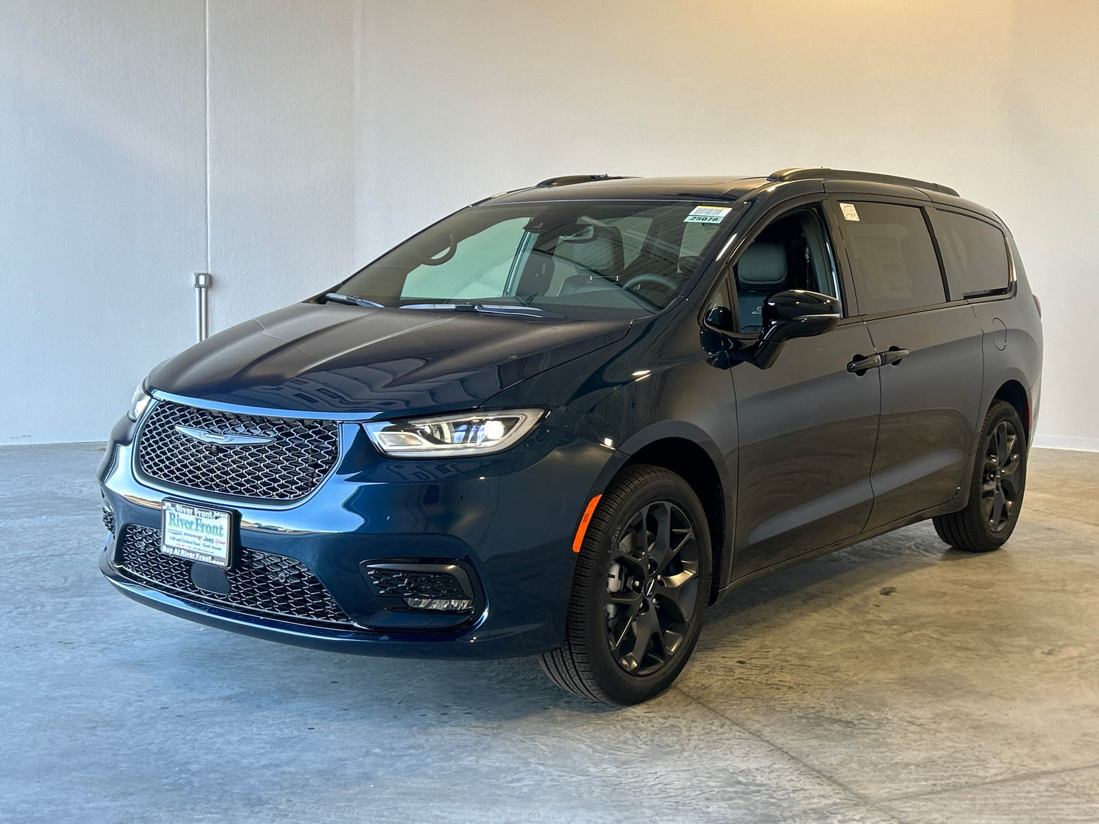 2025 Chrysler Pacifica Limited 4