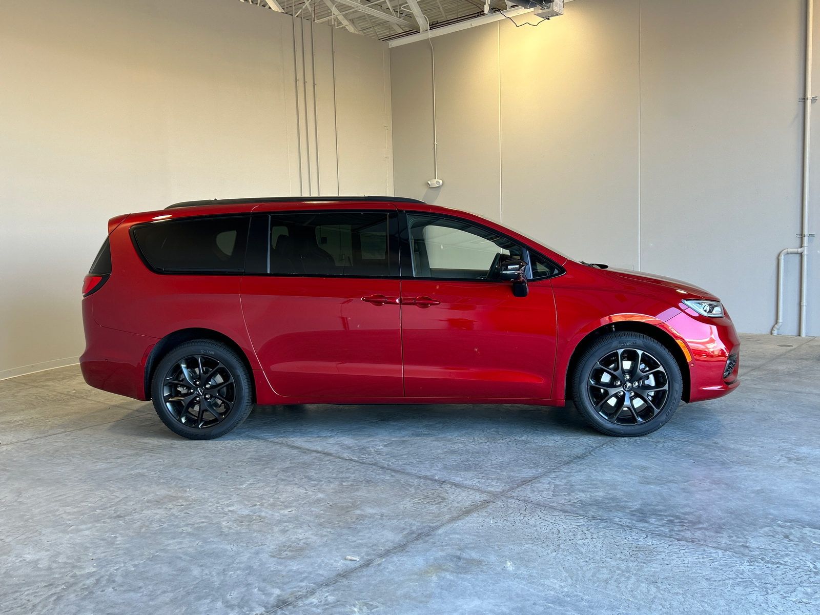 2025 Chrysler Pacifica Limited 9