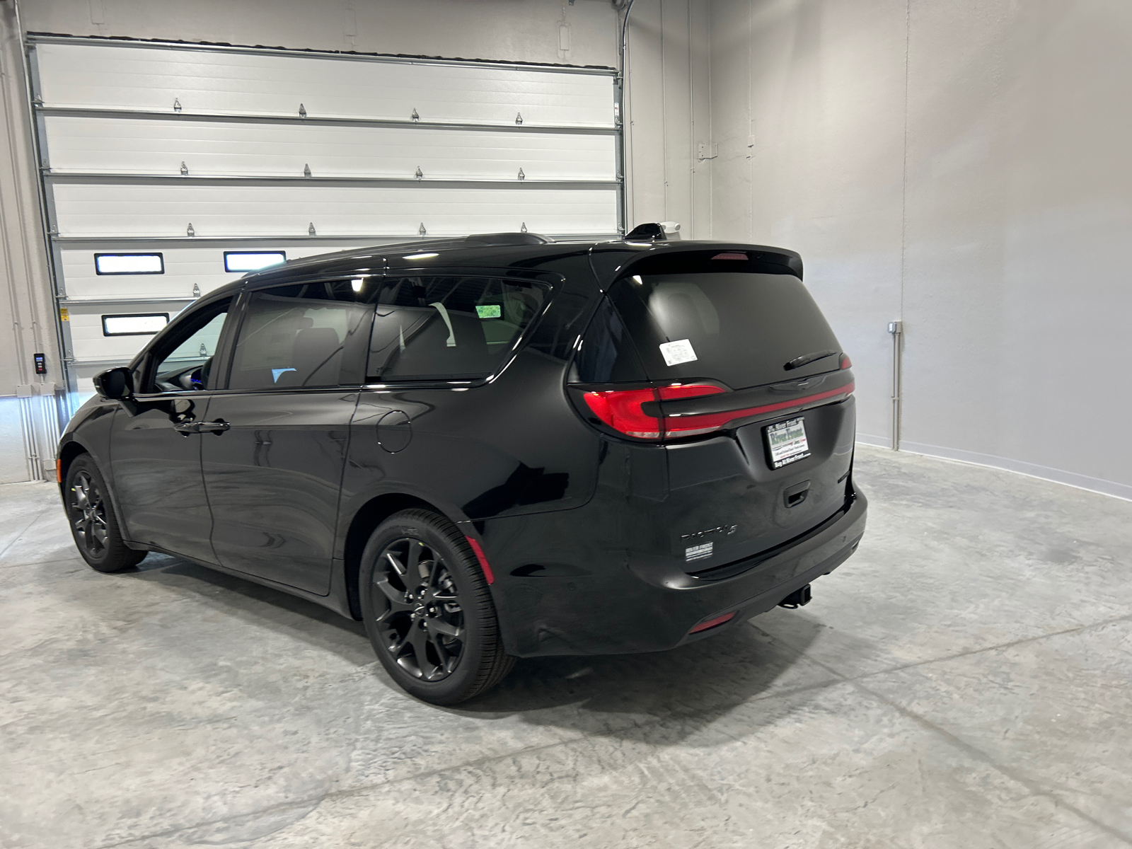 2025 Chrysler Pacifica Limited 6