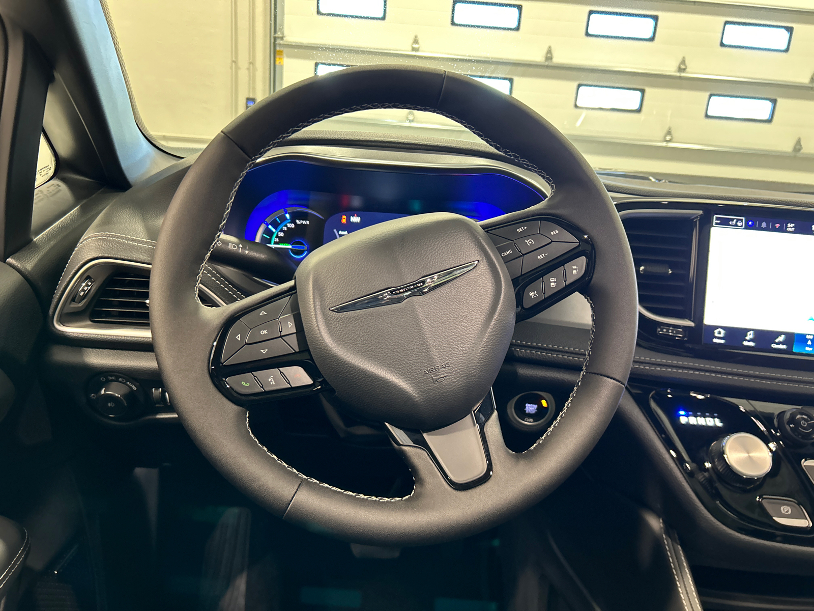 2025 Chrysler Pacifica Hybrid Select 30