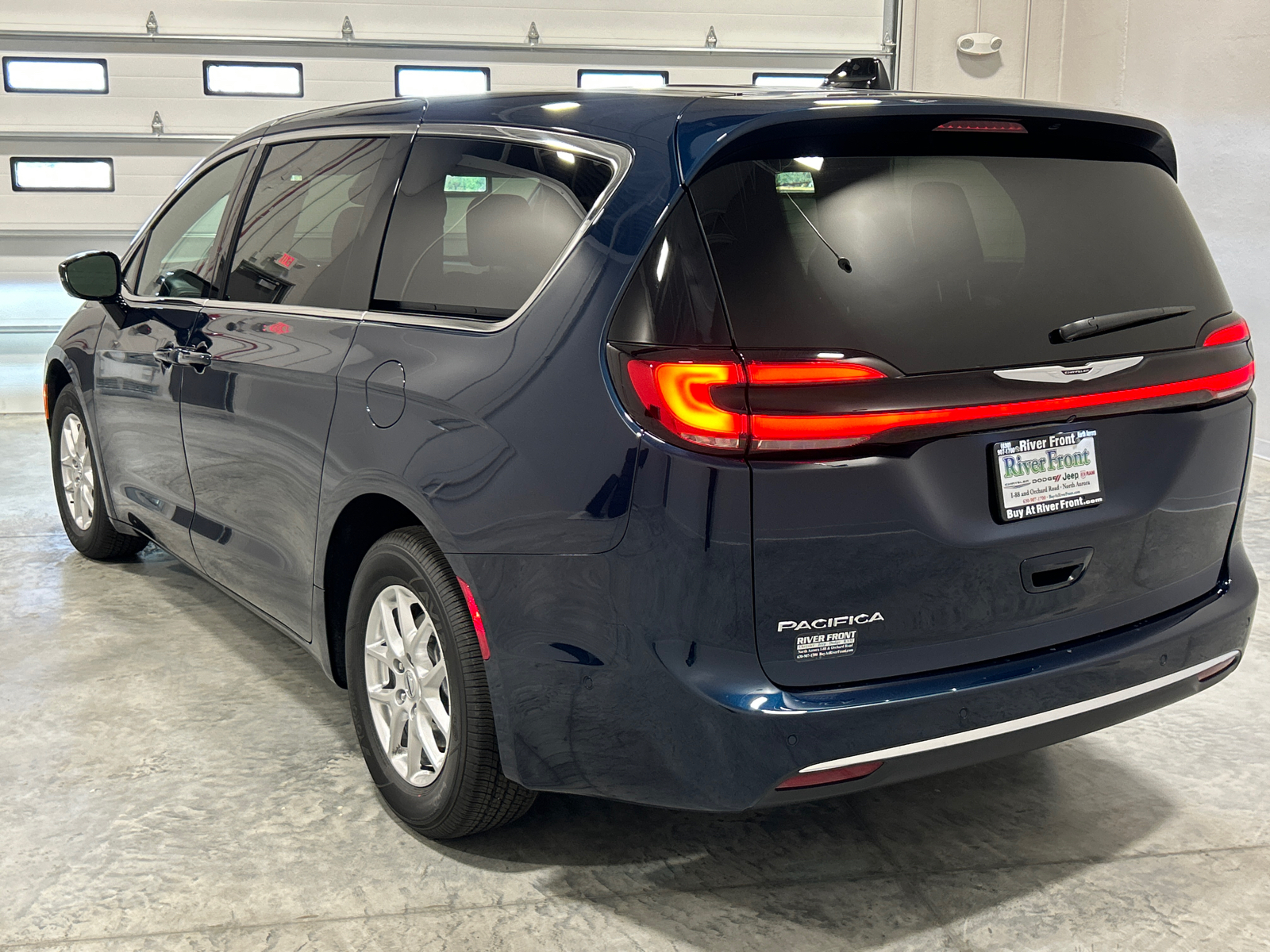 2025 Chrysler Pacifica  6