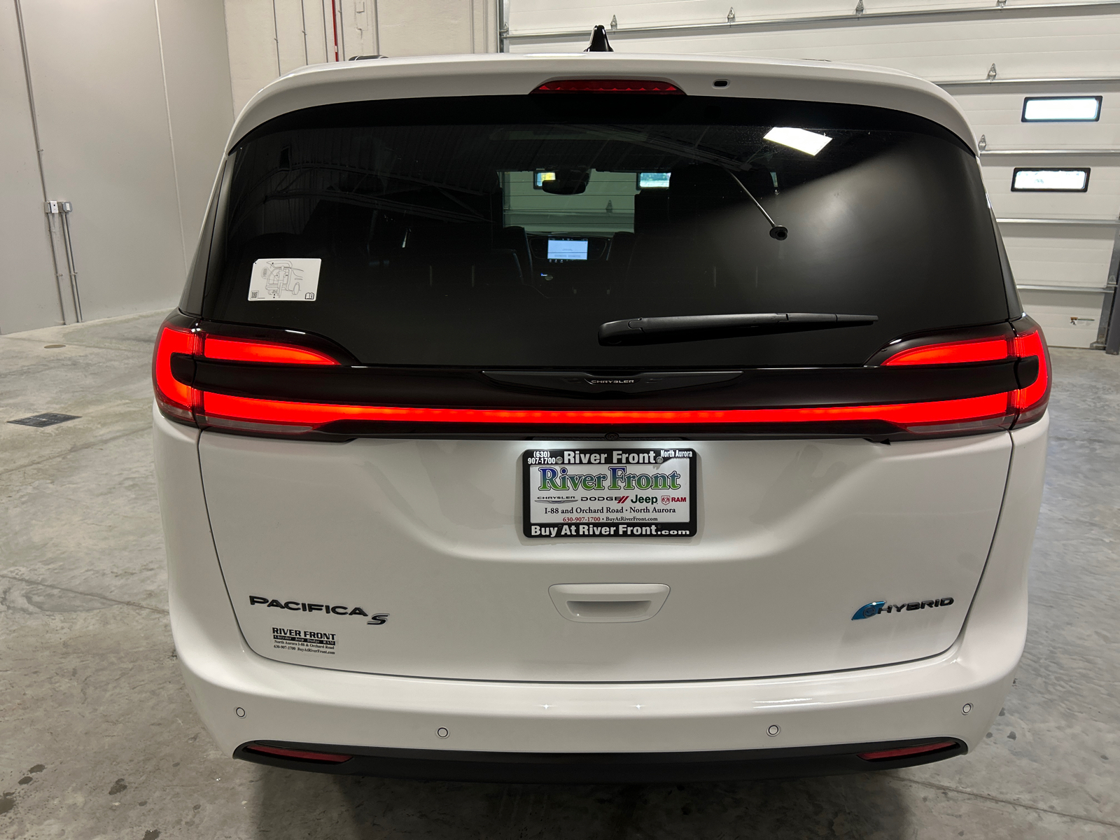 2025 Chrysler Pacifica Hybrid Select 7