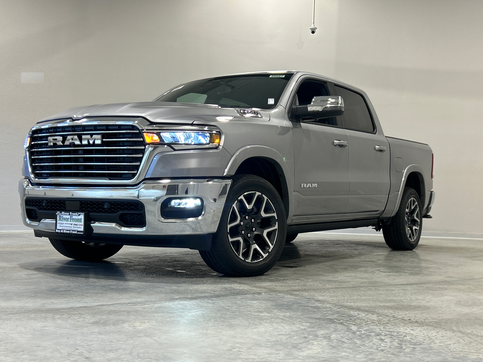 2025 Ram 1500 Laramie 1