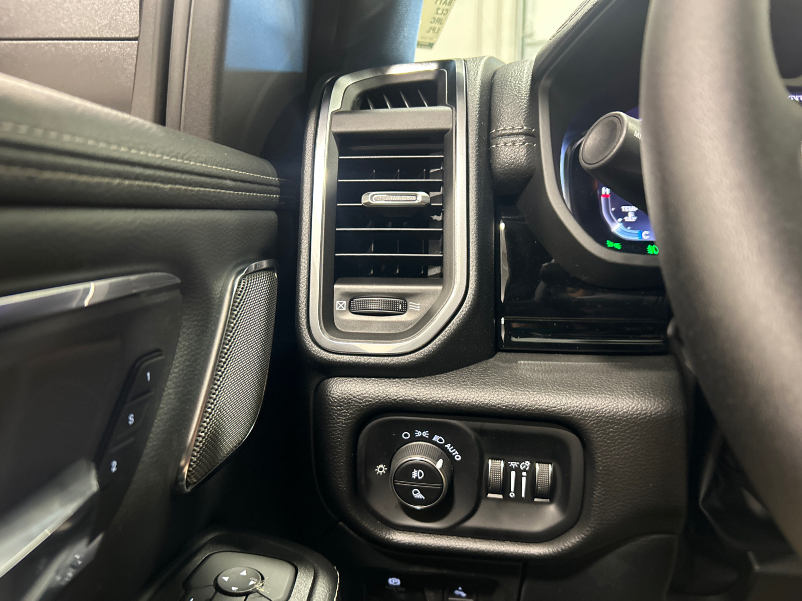 2025 Ram 1500 Laramie 20