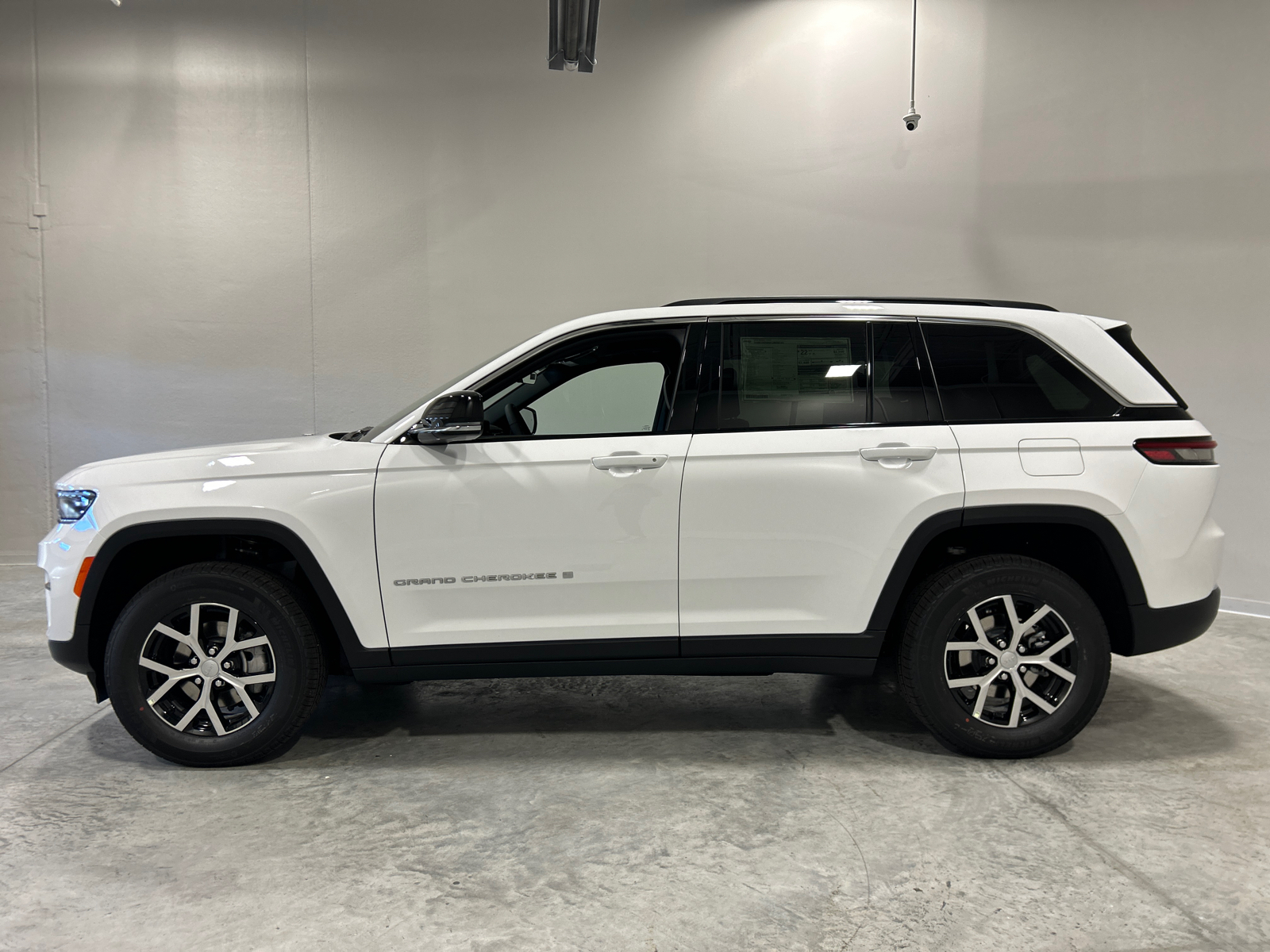 2025 Jeep Grand Cherokee Limited 9