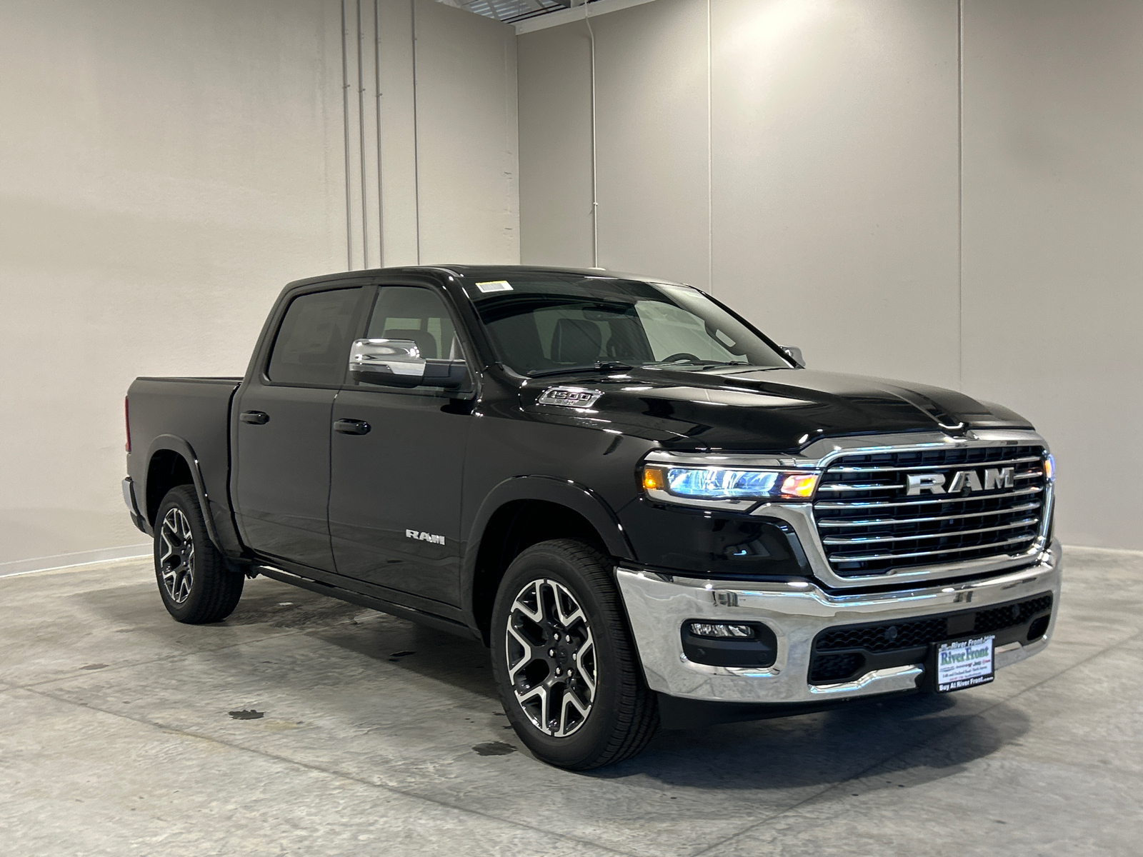 2025 Ram 1500 Laramie 4