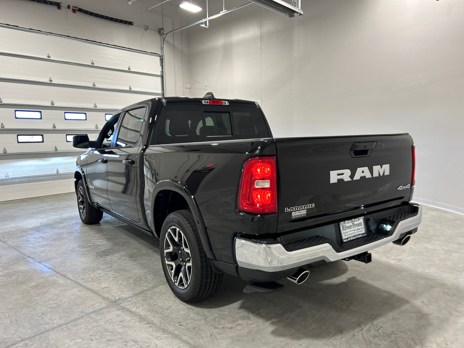 2025 Ram 1500 Laramie 8