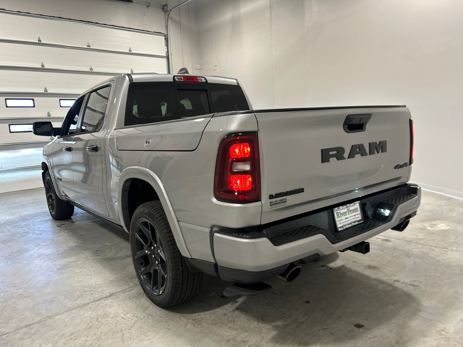 2025 Ram 1500 Laramie 8