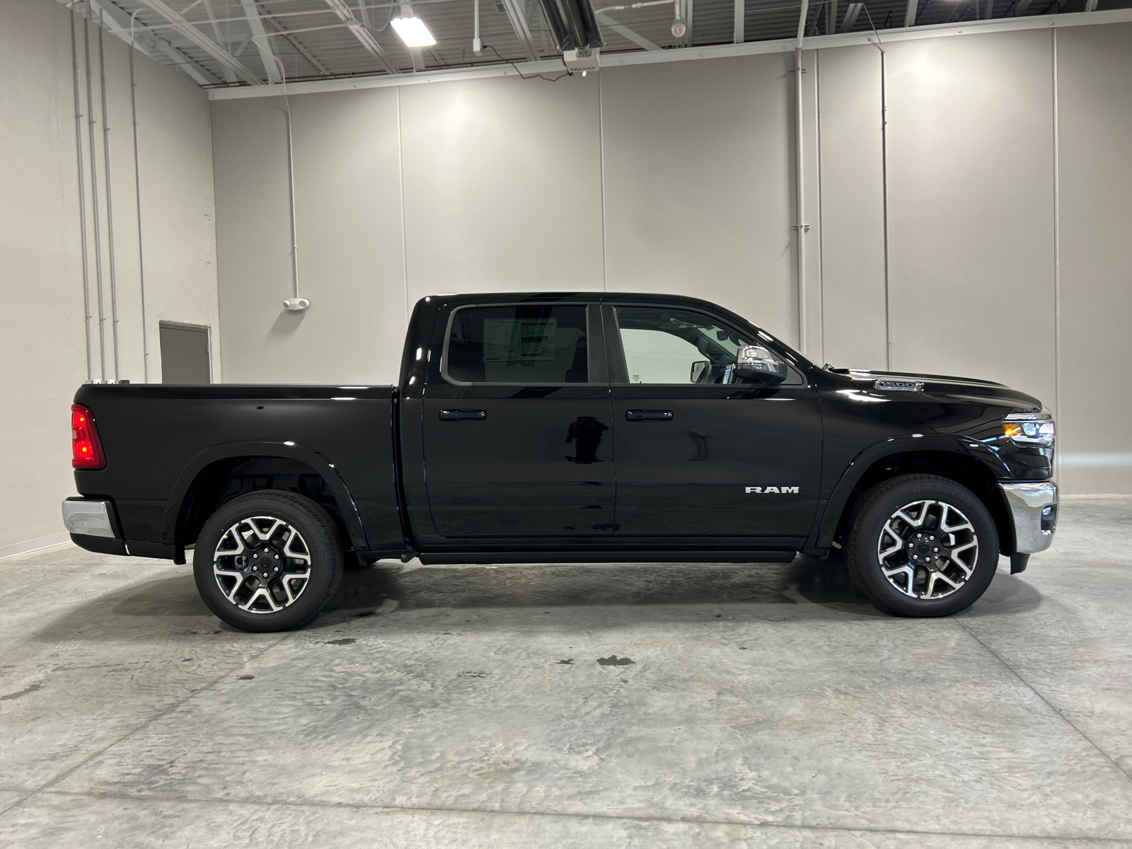 2025 Ram 1500 Laramie 5